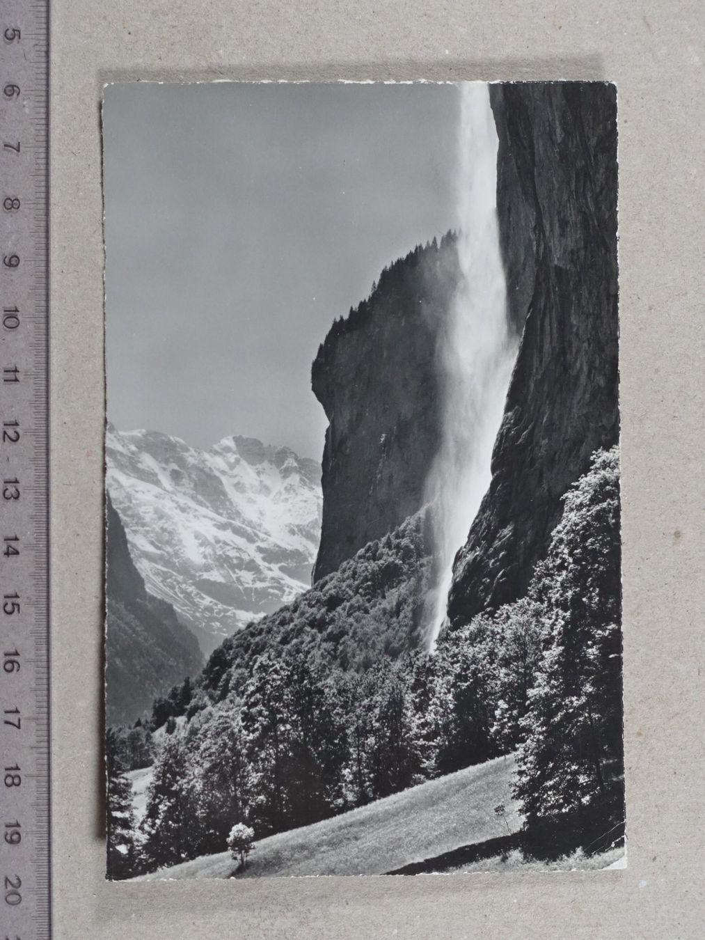 Cartoline postali: Lauterbrunnen, Staubbachfall, 1962 – Usato da Lenzburg venduto da fh1