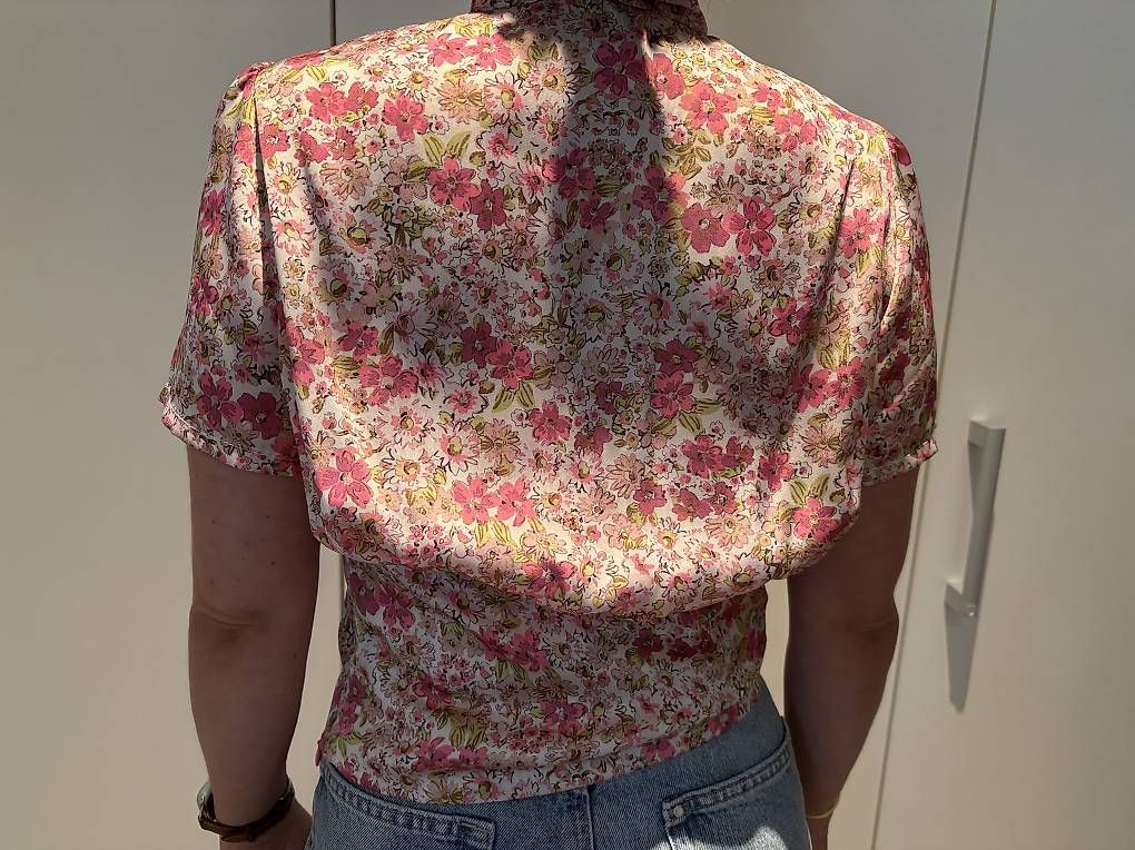 Top: Top mit Blumen LUCE-STUDIO - Xs - NEU! – Usato da Zürich venduto da FedeSara 1