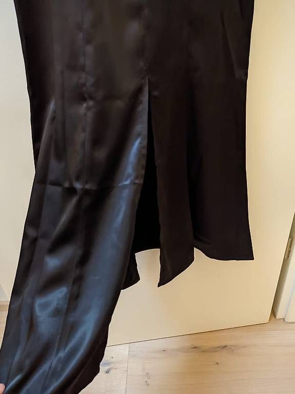 Kleider: Schwarzes Satin Gothic-Kleid/Abendkleid, Grösse S – Neu (gemäss Beschreibung) aus Ebnat-Kappel von FaRa08 1
