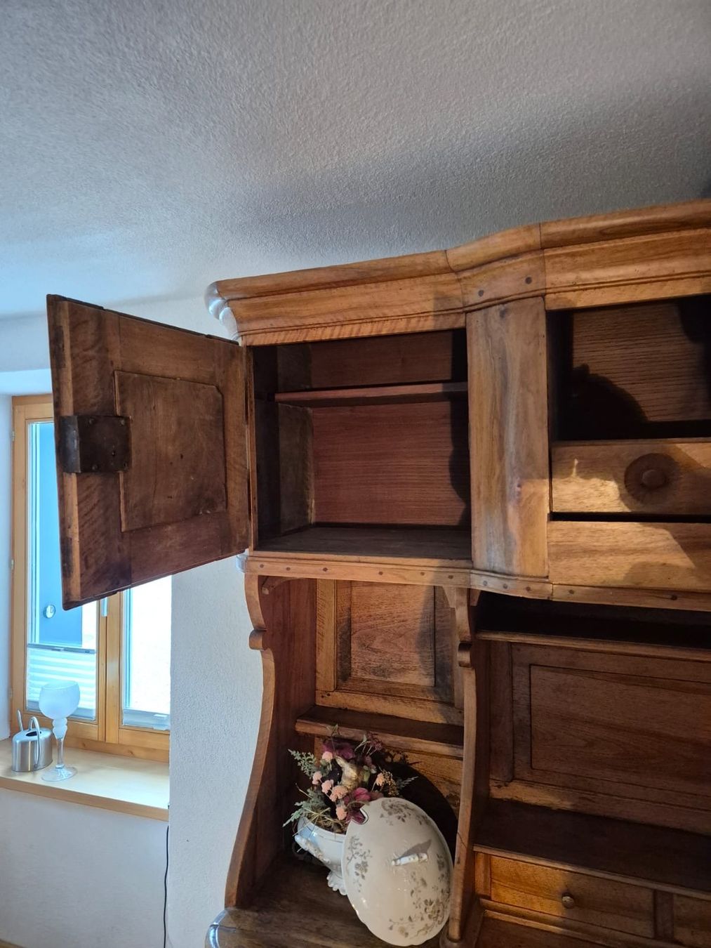Credenze: Stubenbuffet massiv Nussbaum – Usato da Weesen venduto da knorrli123 1
