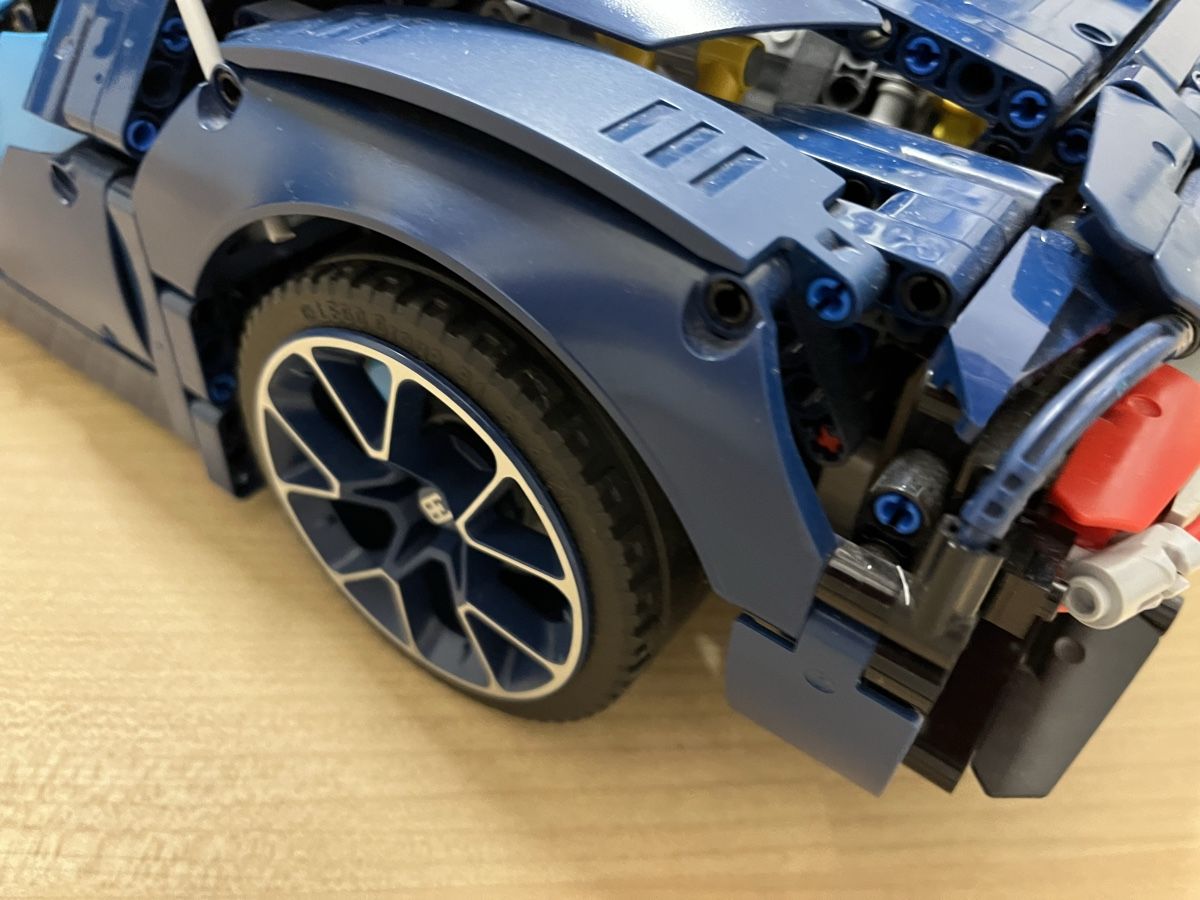 Lego Kit di costruzioni: Lego Technic Bugatti Chiron 42083 – Usato da Steinhausen venduto da yzos 9