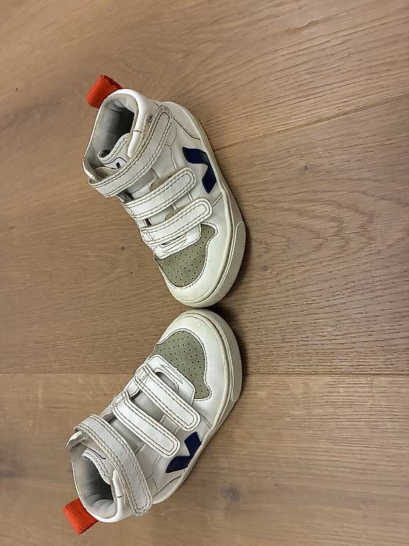 Scarpe per ragazzi: Veja Sneakers 26 – Usato da Starrkirch-Wil venduto da Mira114