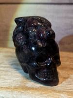 Granat in Astrophyllit Tiger Schädel A 551g