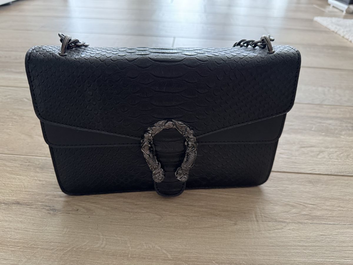Taschen für Damen: schwarze Handtasche – Gebraucht aus Wallisellen von mel.sinta 1