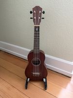 Hochwertige Ukulele aus Holz, neuwertig