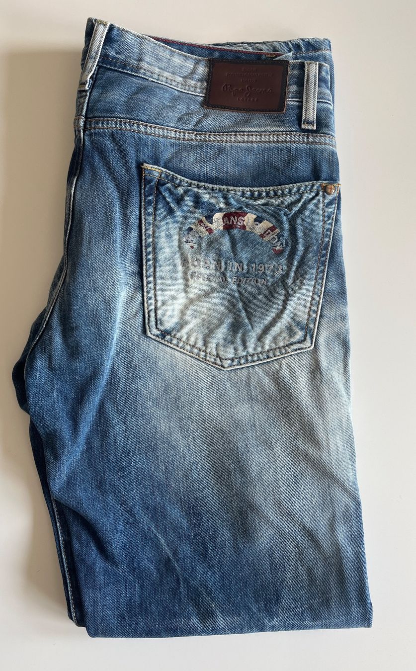 Pepe Jeans Jeans: PEPE JEANS - W34 L32 straight - ungetragen! – Nuovo (secondo la descrizione) da St.Gallen venduto da Marcopolo71