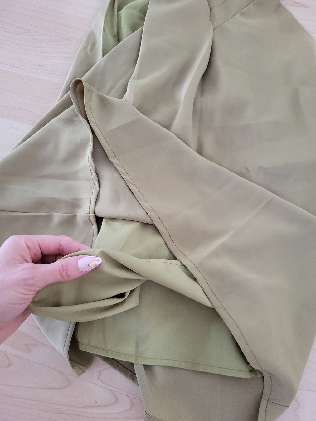 Shein Top: High neck Top SHEIN Khakigrün Grösse M – Nuovo (secondo la descrizione) da Steffisburg venduto da esneusdaheime 3