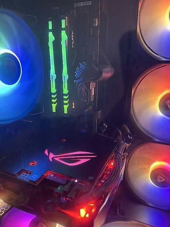 PC: Premium RGB Gaming Pc – Usato da Niederuzwil venduto da LA-Electronics 2