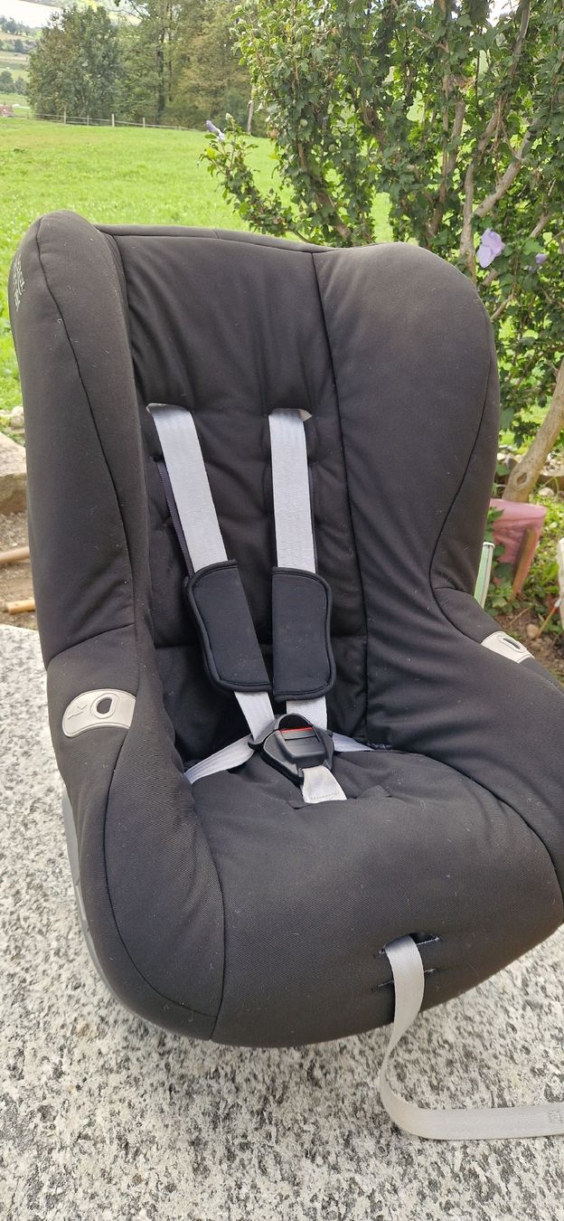 Britax Römer Sièges auto: Römer Britax Kindersitz – D'occasion à Seewen SZ par Turbo84