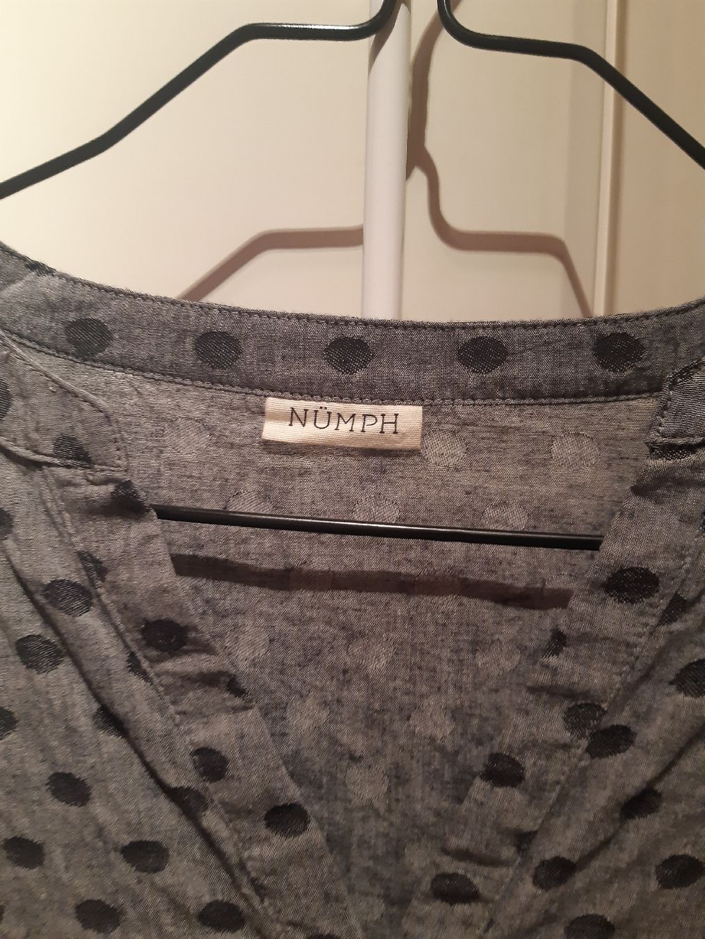 Camicette: NUMPH - Blouse à pois gris T36 – Nuovo (secondo la descrizione) da Cressier - NE venduto da bloomydays 2