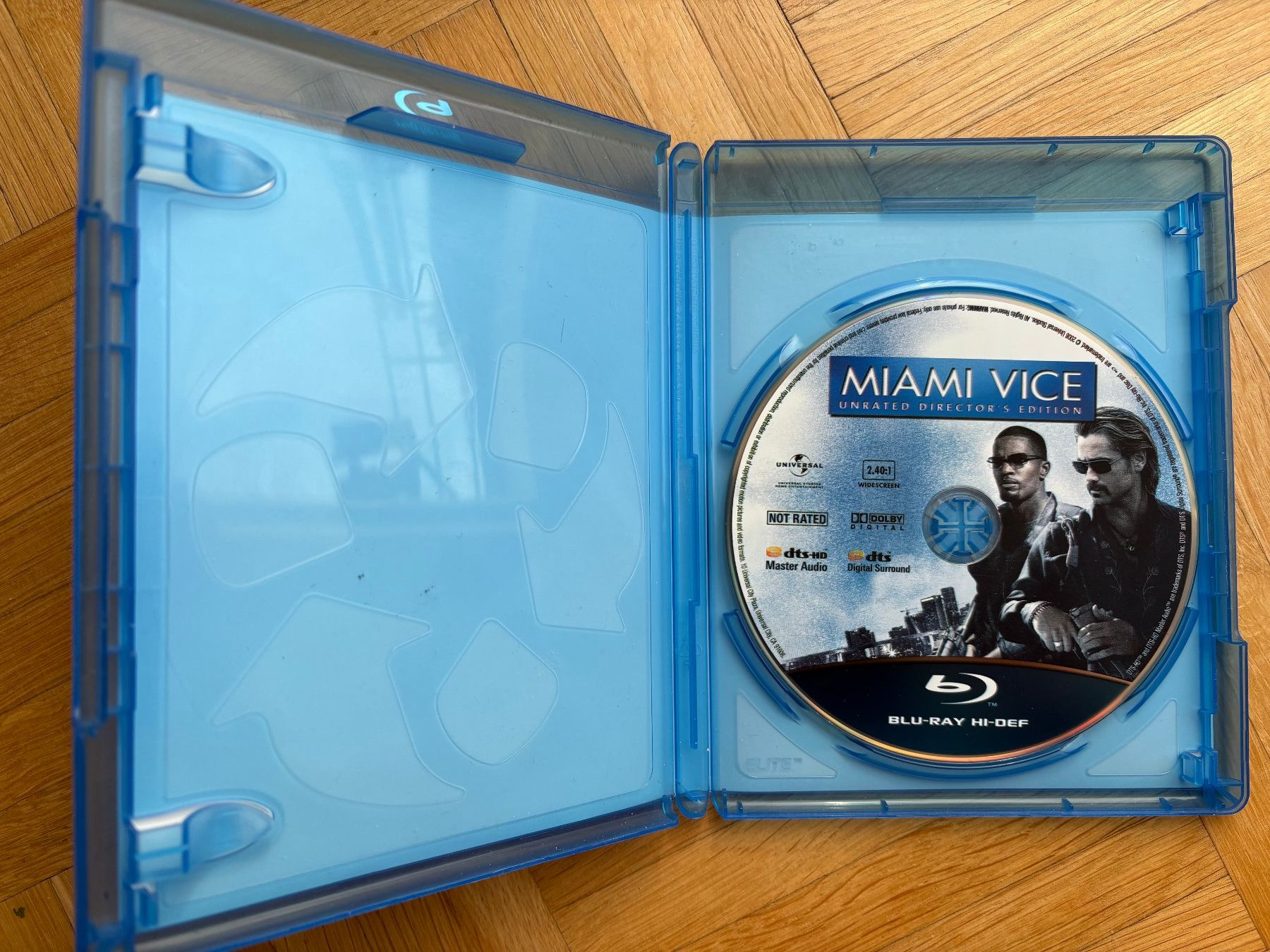 Tutti i DVDs: Miami Vice - Unrated Director's Cut - Blu-ray – Nuovo (secondo la descrizione) da Zürich venduto da Malcom 1