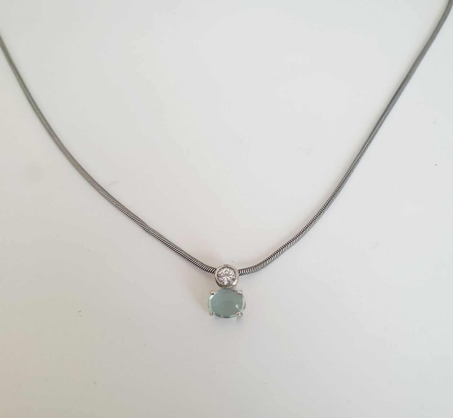 Ketten: Silberkette mit hellblauem Stein Anhänger,  925 silber – Gebraucht aus Kreuzlingen von Wunderkiste123 1