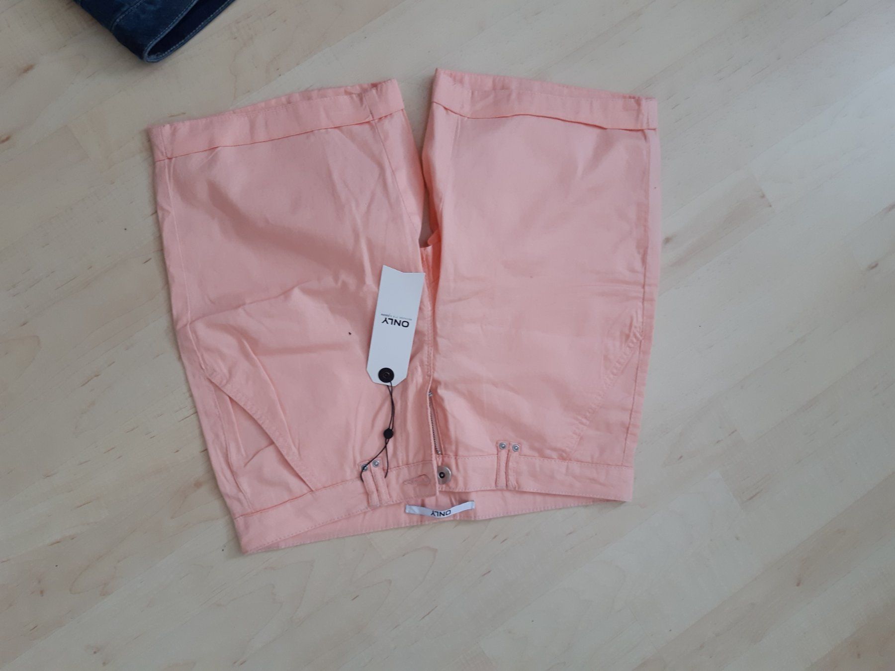 Pantaloni: Shorts 36/38 – Nuovo e nell'imballaggio originale da Nebikon venduto da Haidihooo