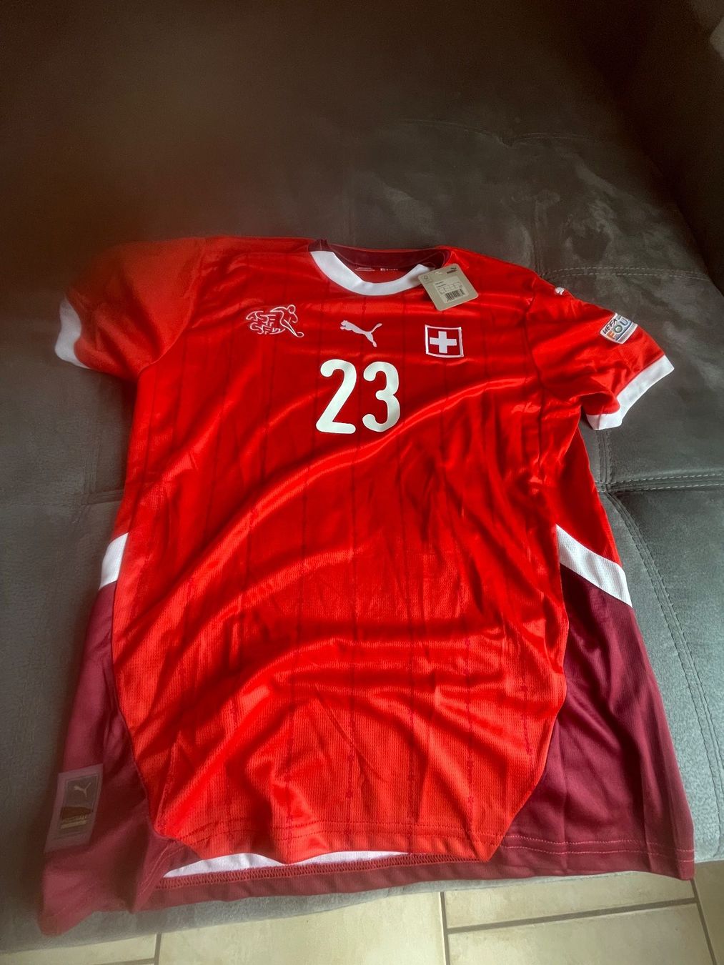 Schweizer Nati Canottiere & Pantaloni: Trikot Schweiz – Usato da Eiken venduto da Padu80