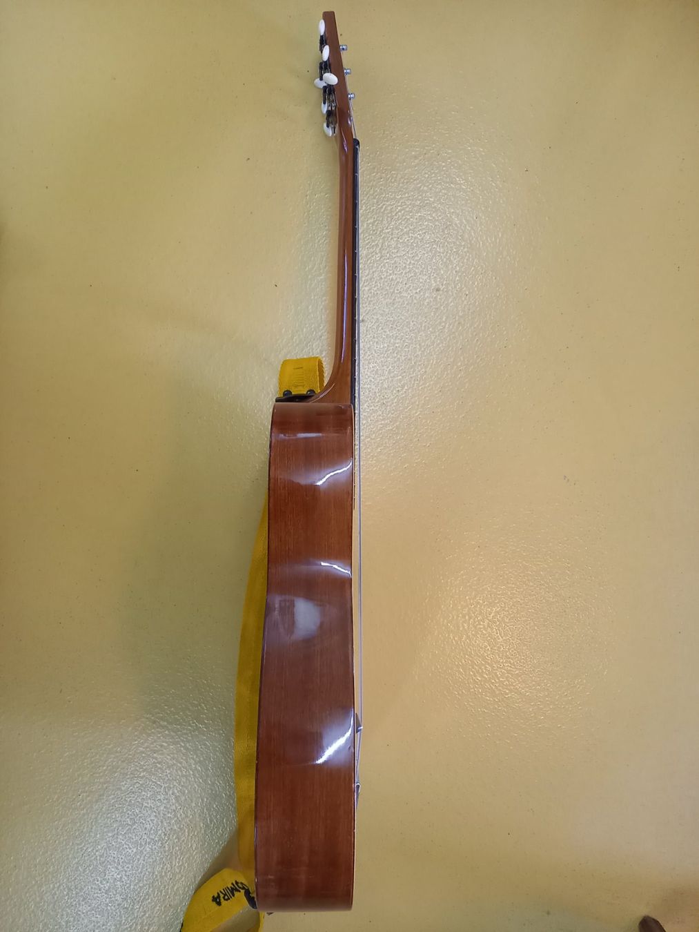Musikinstrumente: Gitarre – Gebraucht aus Biglen von BrockenhausGruenspan 1
