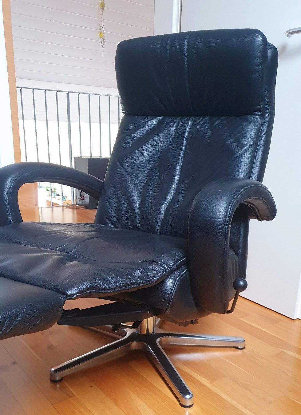 Sessel: Relax Ledersessel, manuell verstellbar – Gebraucht aus Wangen an der Aare von urs_8zcd 2