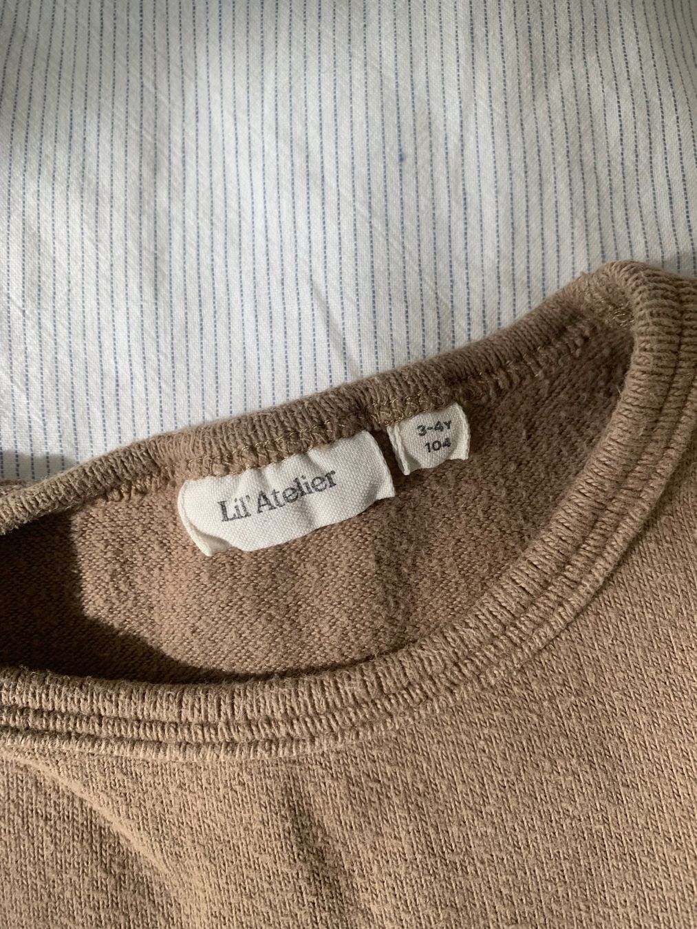 Lotti & Set di vestiti: Lil Atelier Hose Pullover Set Gr. 104 – Usato da Edlibach venduto da second_hand 1