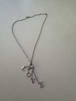 Halskette mit LOVE Anhänger neu, Silber