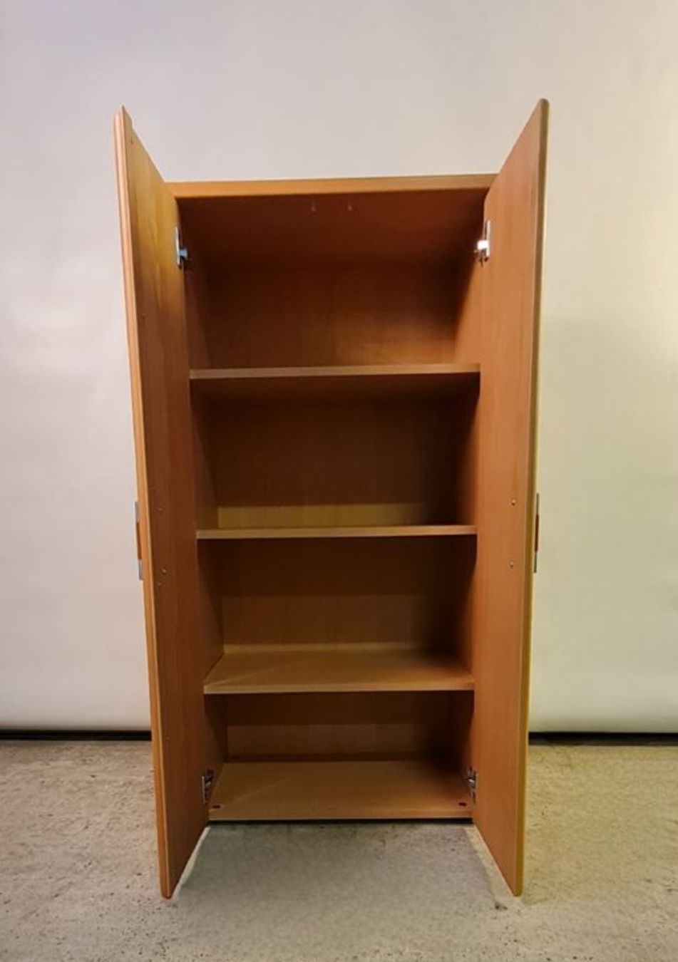 Schränke: Holzschrank – Gebraucht aus Basel von Silvio_89 2