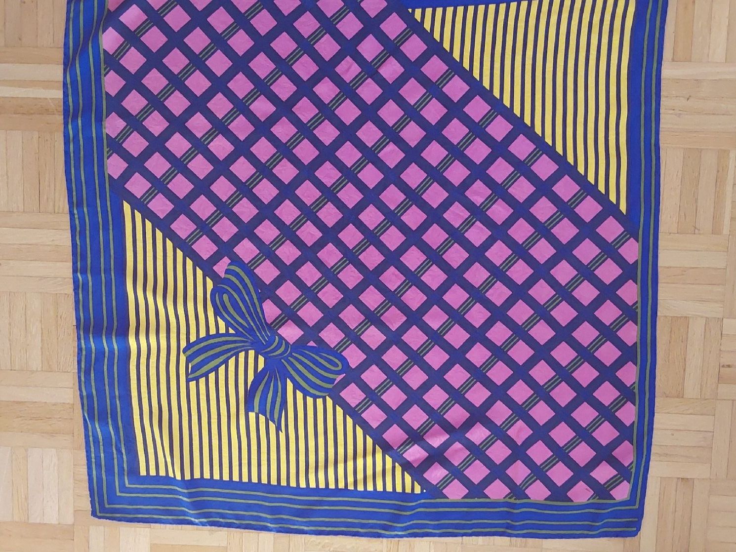 Foulard & Sciarpe: Seidenfoulard quadratisch – Usato da Köniz venduto da scopello12