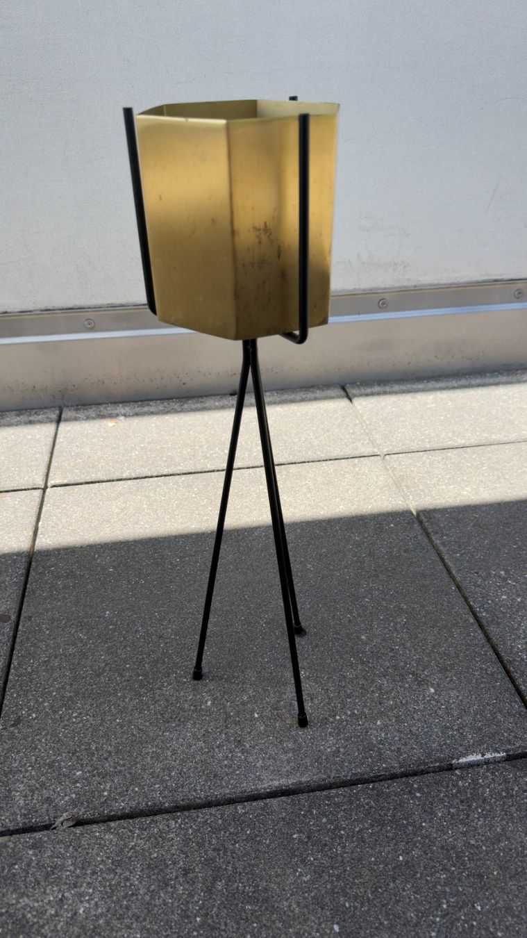 Vasi per fiori: Cache-pot / support sur pied ferm LIVING noir et doré – Usato da Fribourg venduto da SebDelCH 4