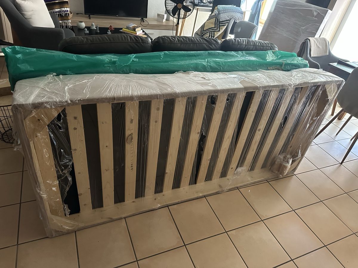 Lits: Lit simple box avec sommier et matelas – D'occasion à Orbe par br1_tyr8 1