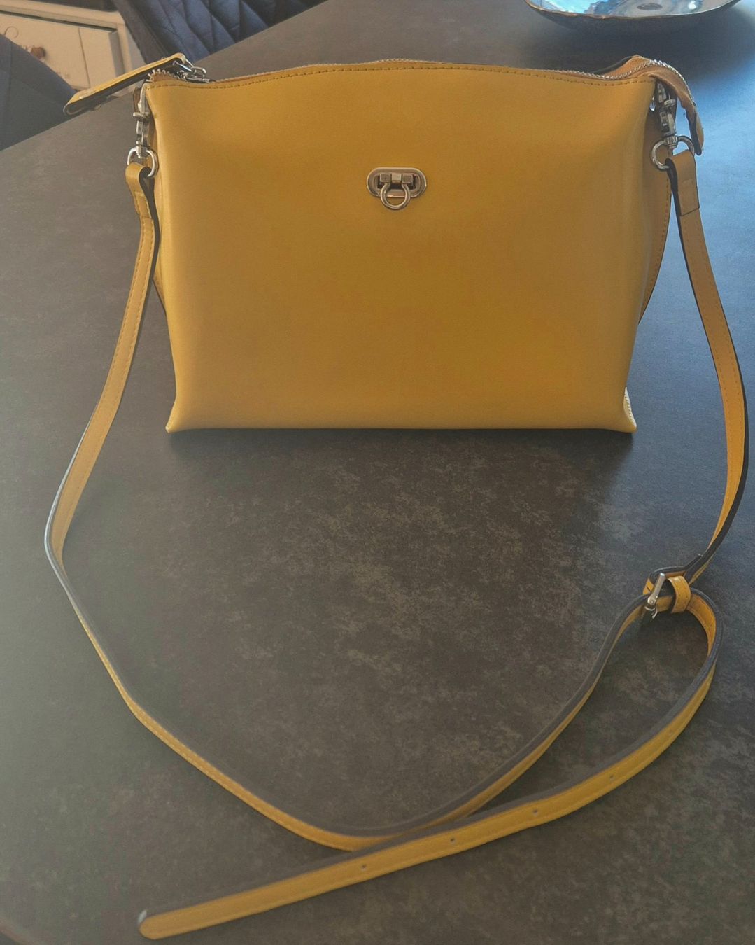 Borse da donna: Tasche aus Ökoleder  D.Vero – Usato da Sargans venduto da nat_5gx5