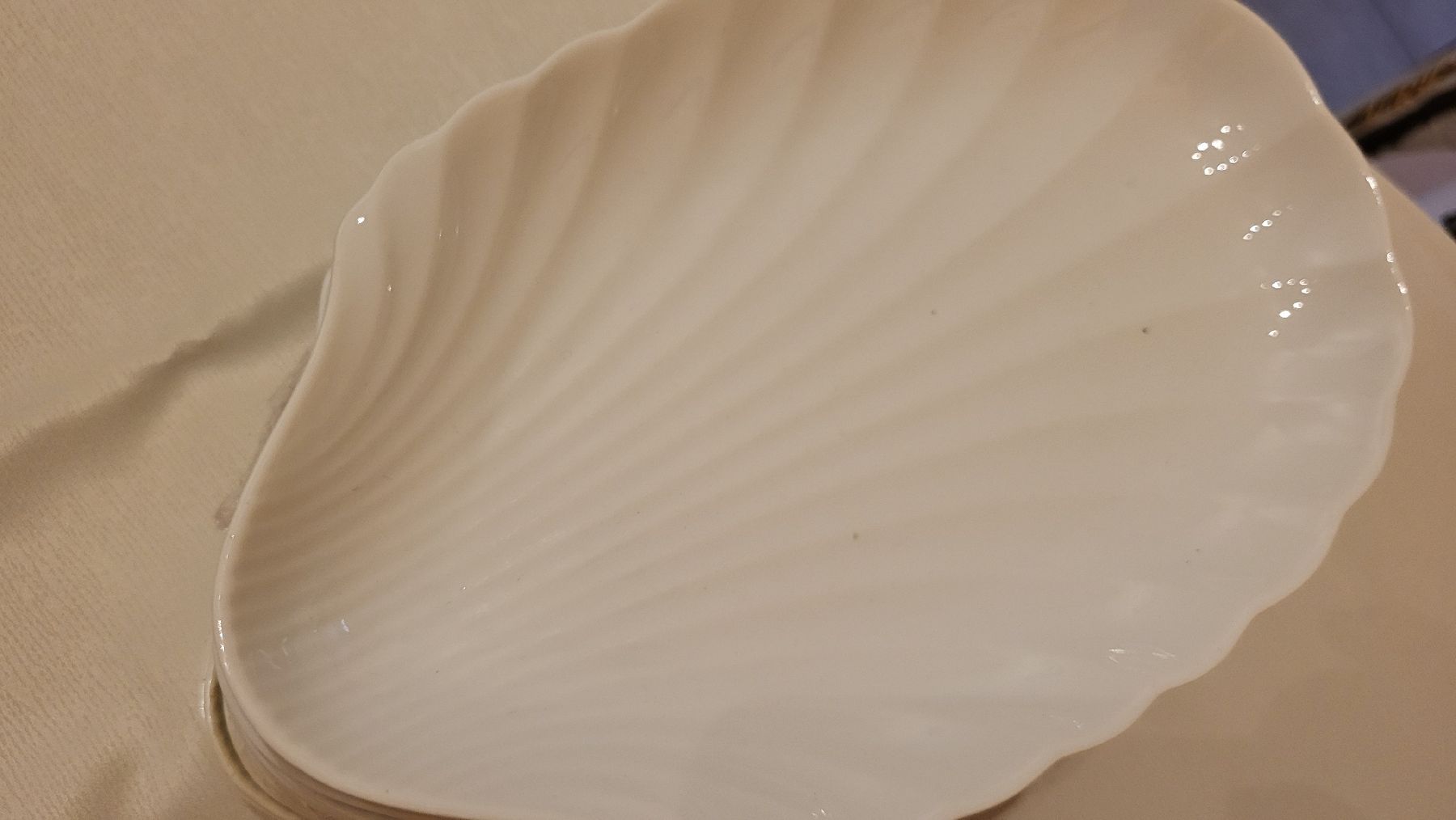 Piatti: Schöne Muschelförmige Teller 16 St. – Usato da Samstagern venduto da ana_lq95 1