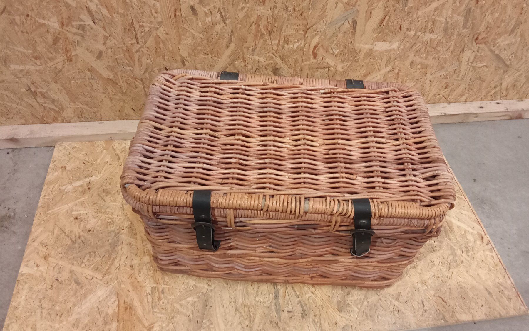 Altro per la casa: Vintage Weidenkorb mit Deckel, Picknickkorb – Usato da Mollis venduto da gar_wqz5