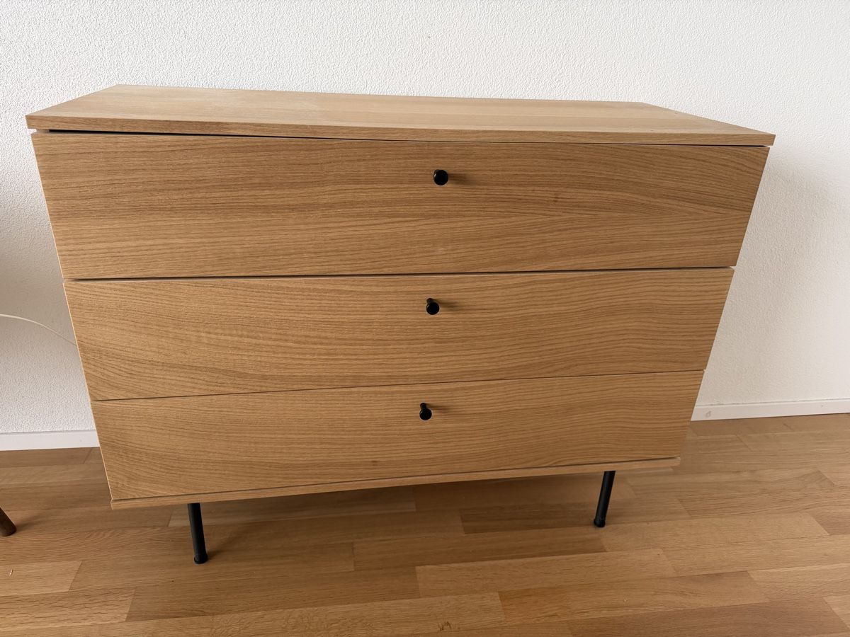 Cassettiere: Schöne Holz Sideboard mit 3 Schubladen – Usato da Genève venduto da jnz_c2z6
