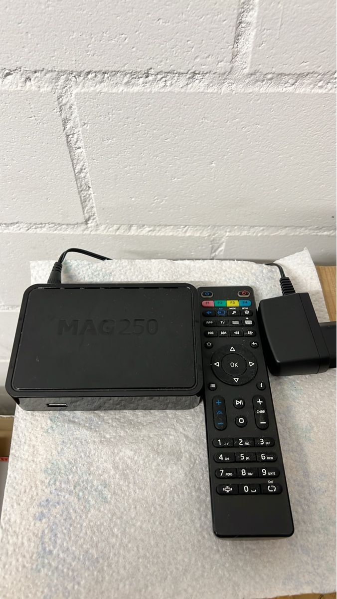 MAG 250 IPTV Box - voll funktionstüchtig, Top Zustand! (Gebraucht) in ...