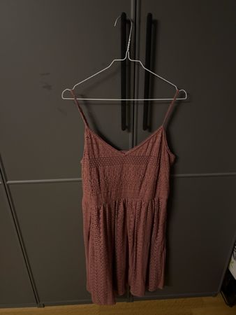Sommerkleid mit Spitze altrosa Grösse L guter Zustand