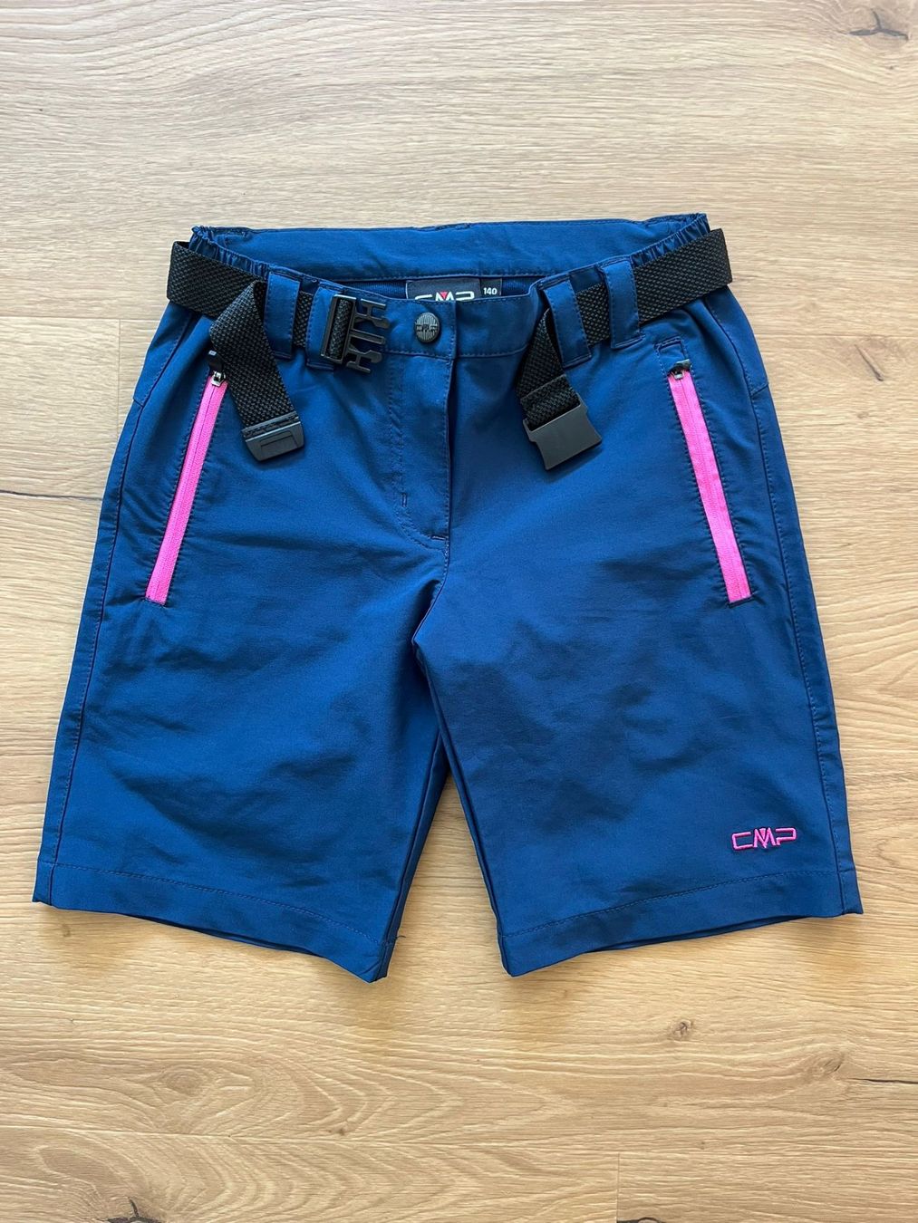 Pantaloni: Kurze Wanderhose für Mädchen – Usato da Würenlos venduto da Mat71