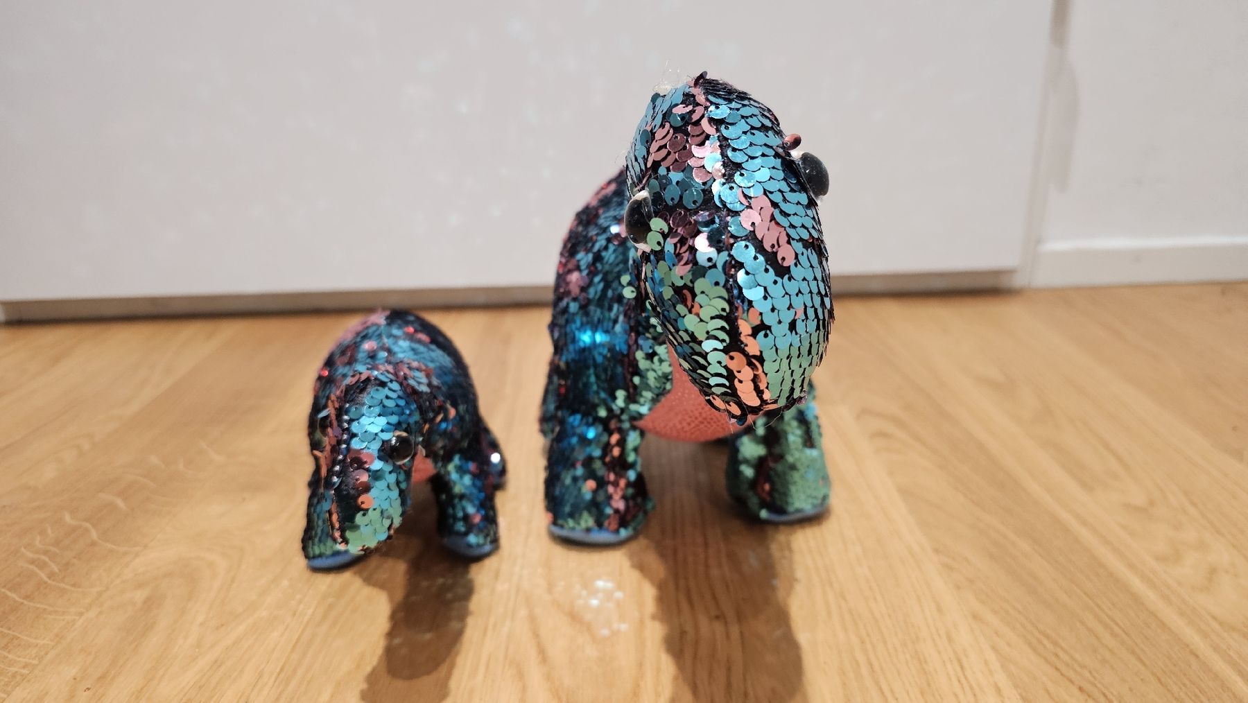 Giocattoli: Glitzer Dinosaurier Stofftiere – Usato da Hünenberg venduto da mar_vqb7 3