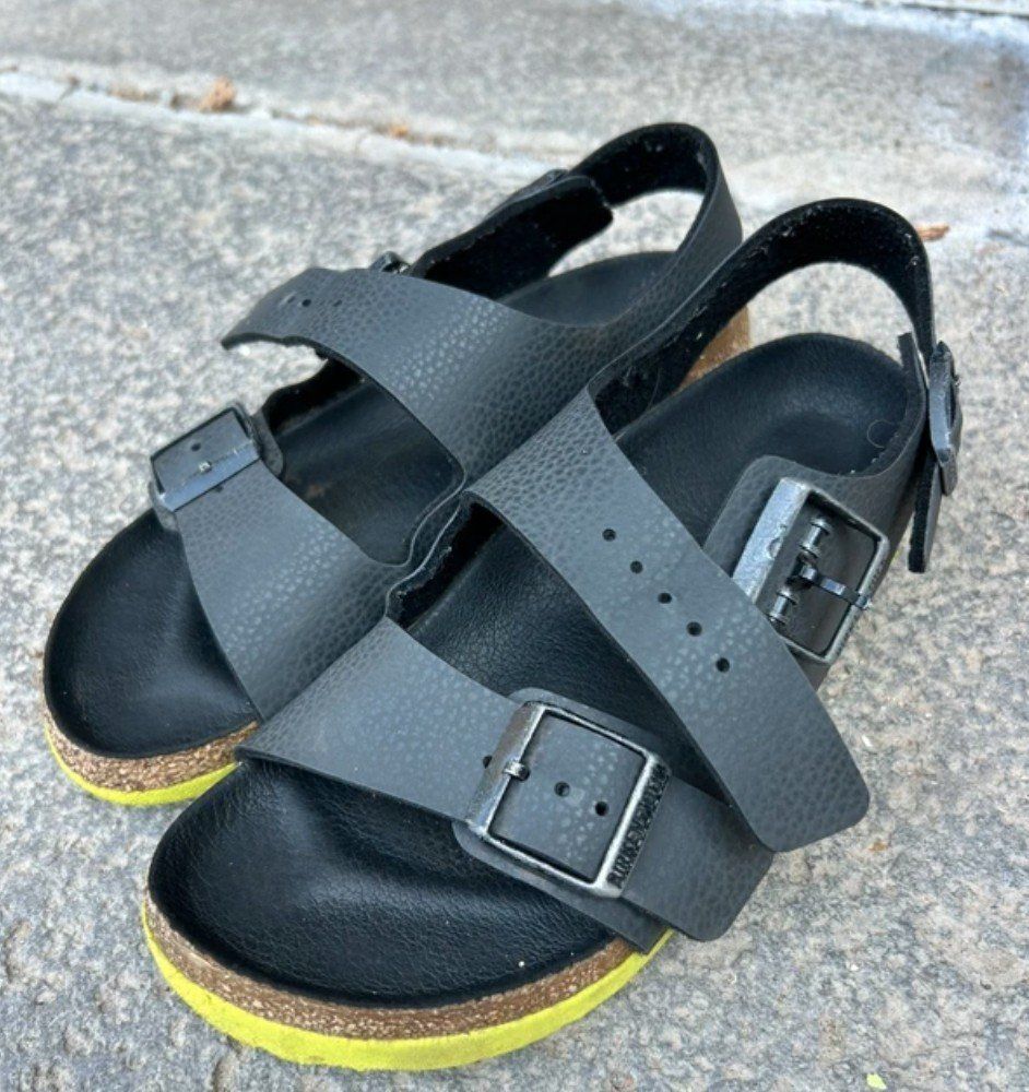 Birkenstock Scarpe per ragazzi: Sandalen von Birkenstock, Gr. 36 – Usato da Basel venduto da Luzora