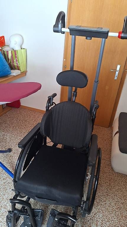 Sedie a rotelle: Küschall Compact (Manueller Rollstuhl) mit Scalamobil – Usato da Jona venduto da Mokona7 1