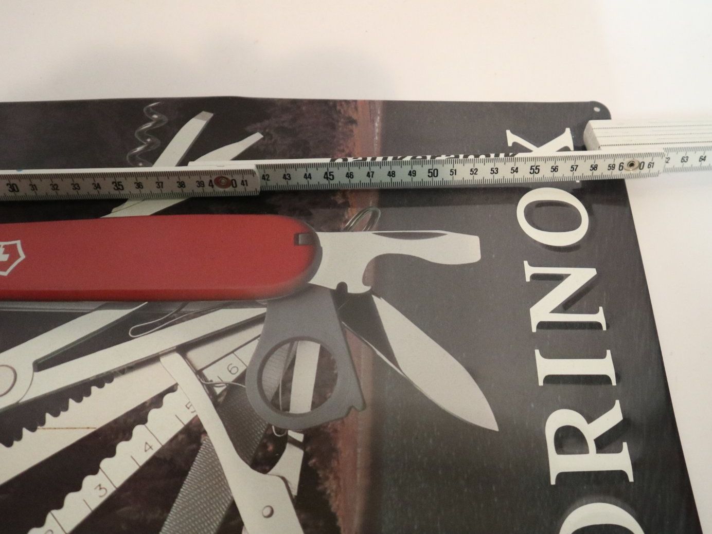 Victorinox Schilder: Grosses Victorinox Blechschild 60cm x 40cm – Gebraucht aus Eschenbach SG von Astalavista 3