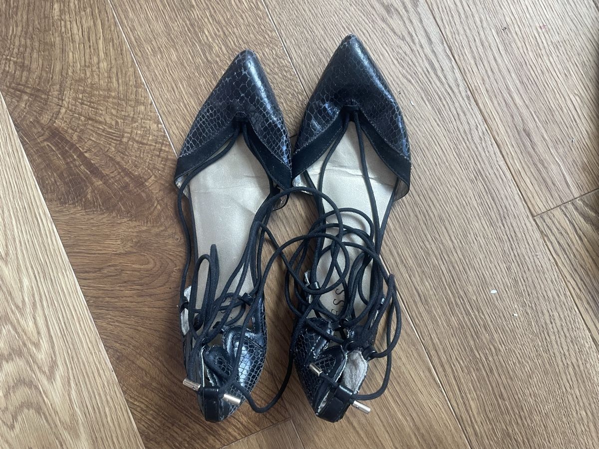 Guess Damenschuhe: Guess schnürr Sandalen  – Gebraucht aus Zürich von cor_6cpn