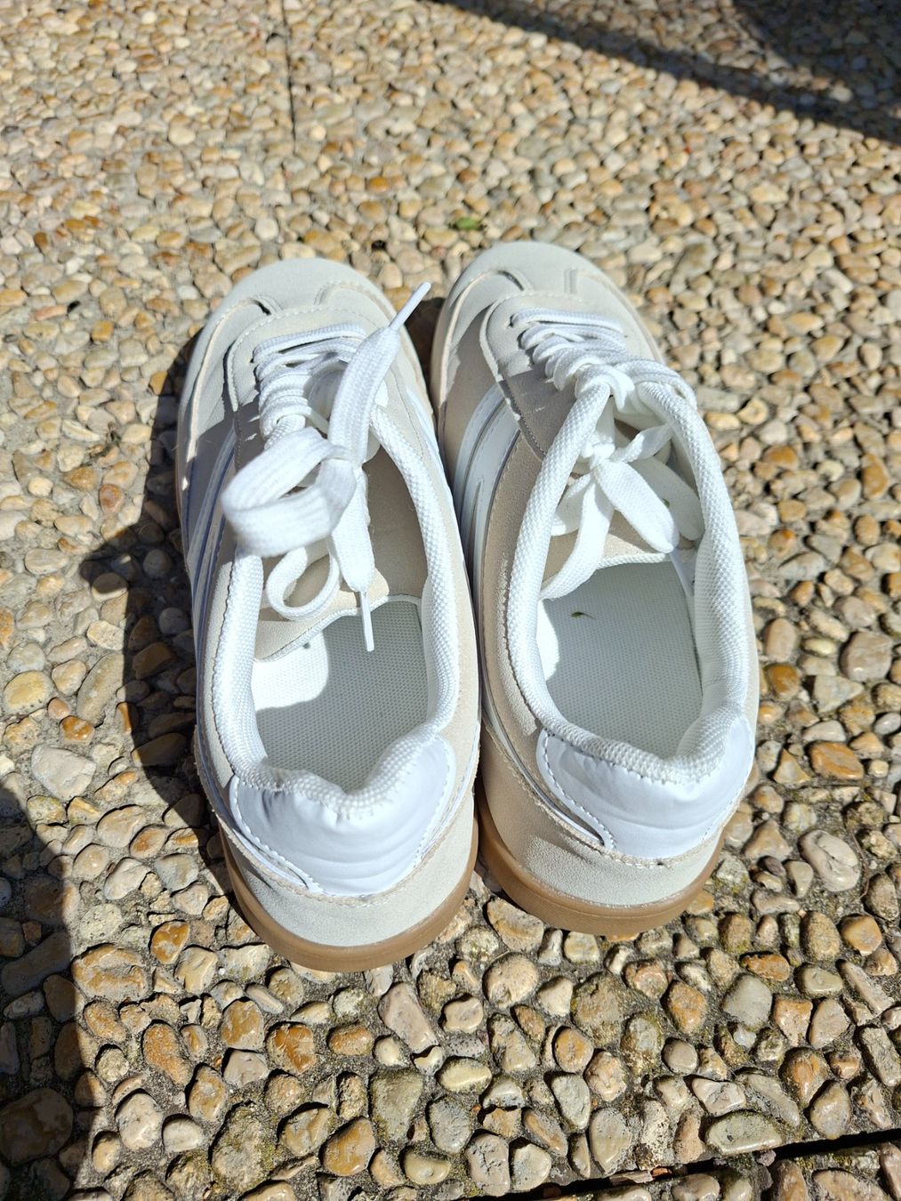 Damenschuhe: Sneaker beige weiss Gr. 40 – Gebraucht aus Gerolfingen von oceanblue 4