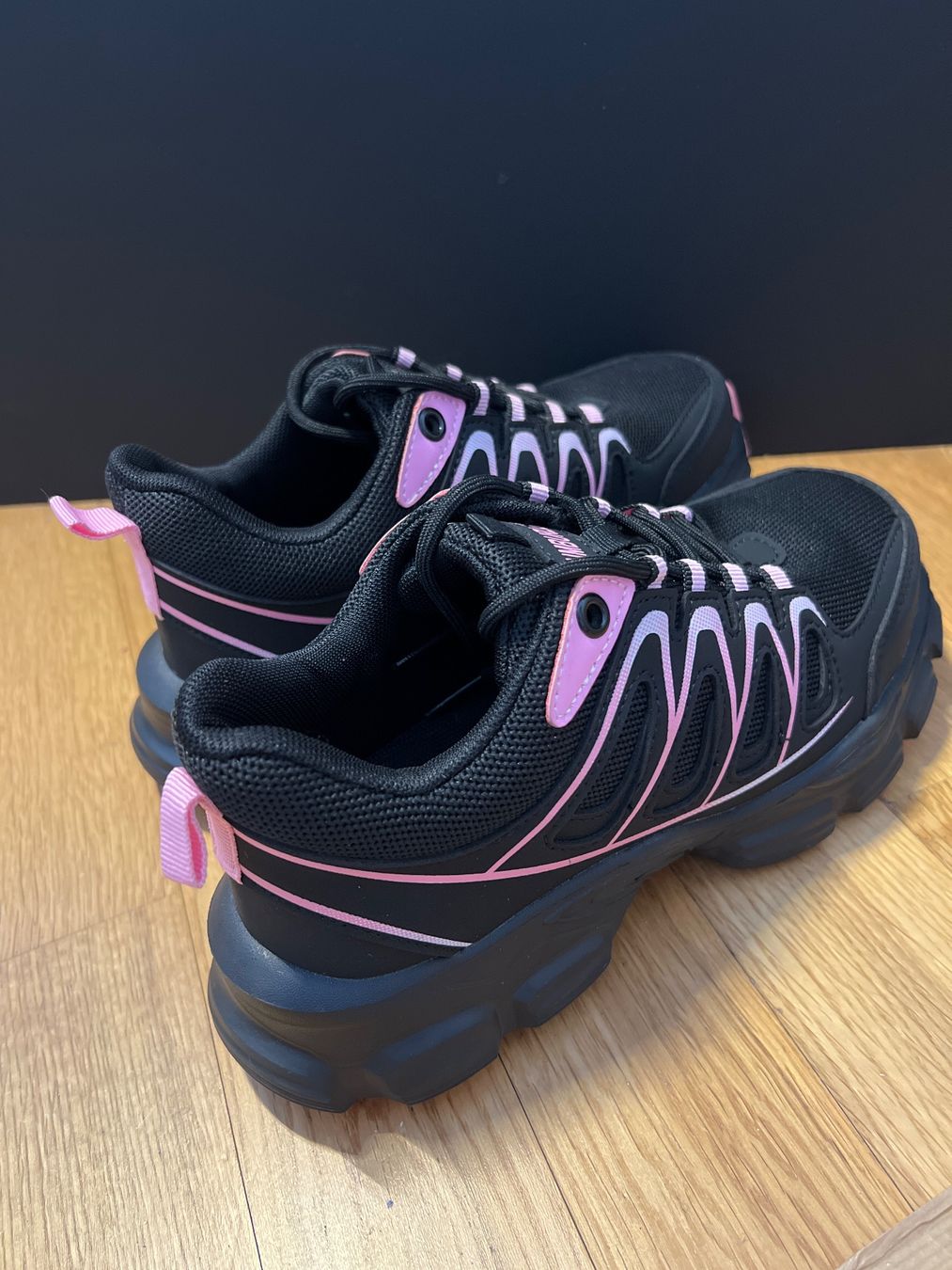 Scarpe da donna: Sicherheitsschuhe Damen S2 Grösse 36 – Nuovo (secondo la descrizione) da Wangen an der Aare venduto da ram_mwq9 2