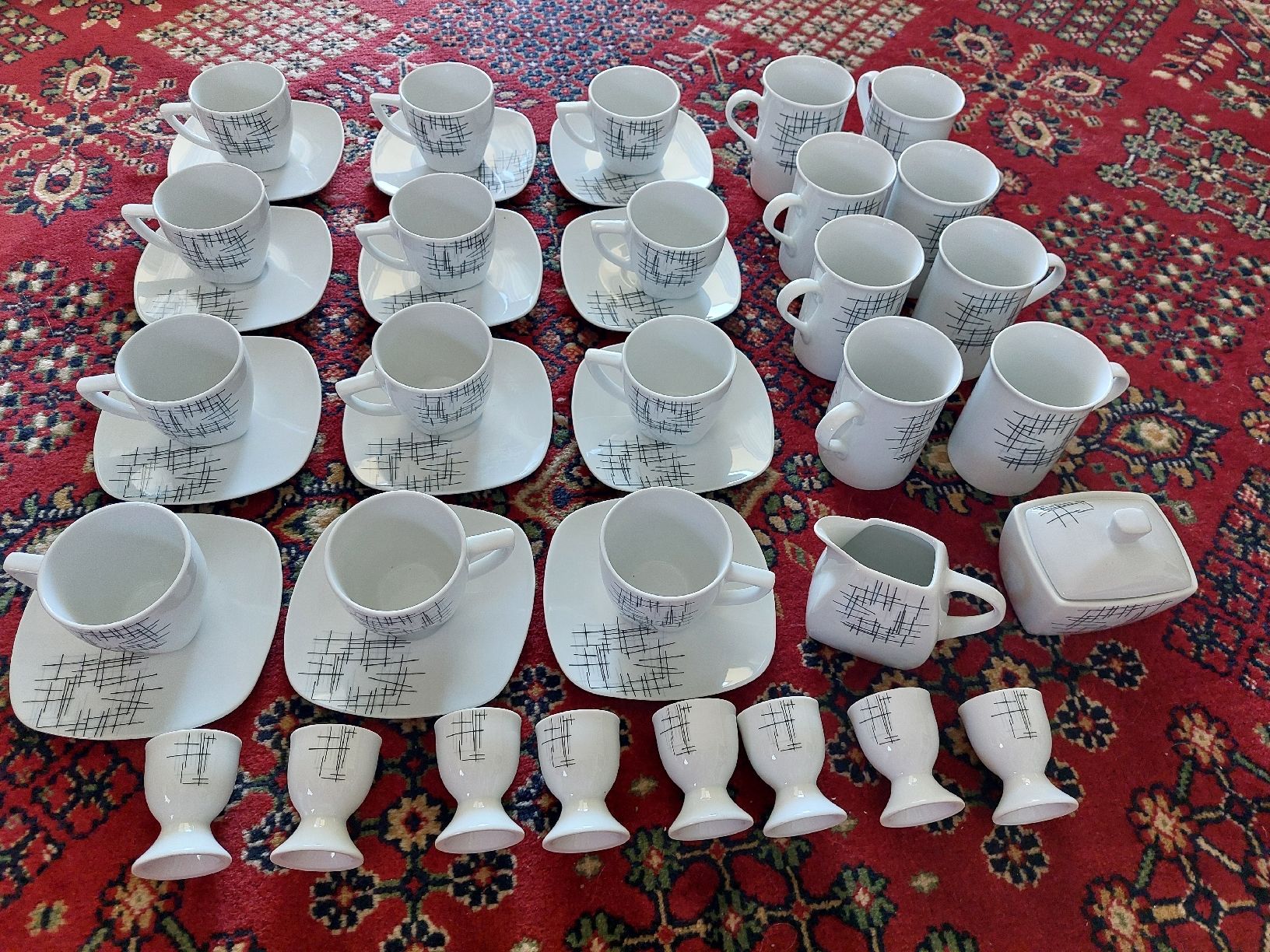 Set di piatti: Exklusive Kaffee Service LEHNER By 12+8 Tassen+8 Eierbecher, – Usato da Frasnacht venduto da mar_dv5s