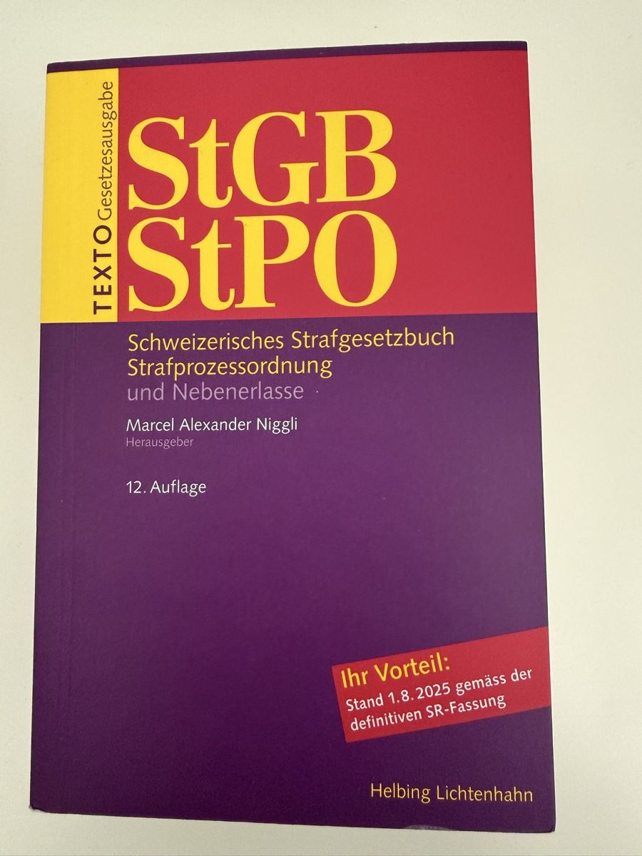 Livres: TEXTO StGB/StPO – Neuf (Voir description) à Lichtensteig par Jasminh99