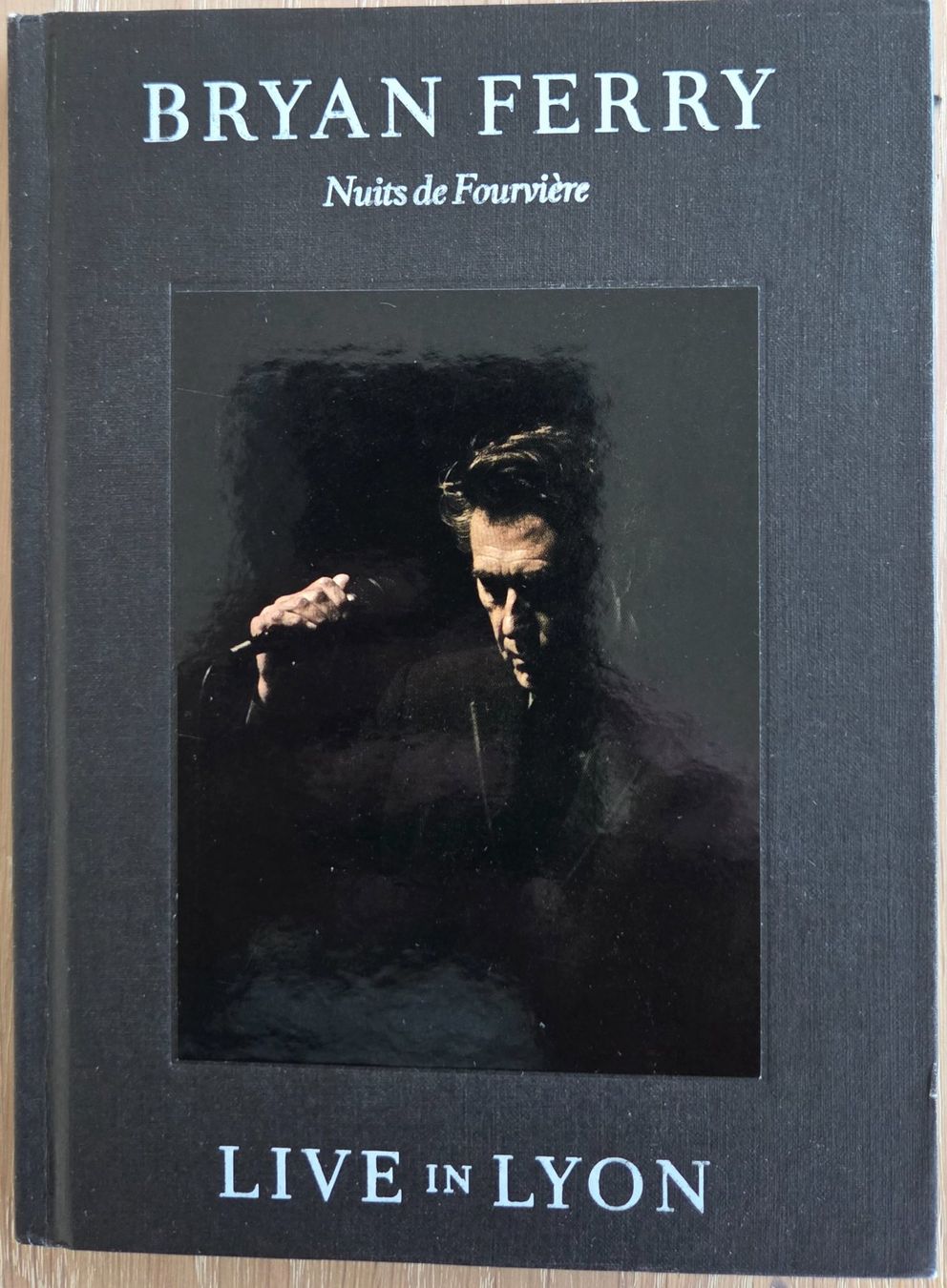 Tous les DVDs: Brian Ferry: Live in Lyon - CD/Blu-Ray-Set – D'occasion à Ittigen par bluesboy_66