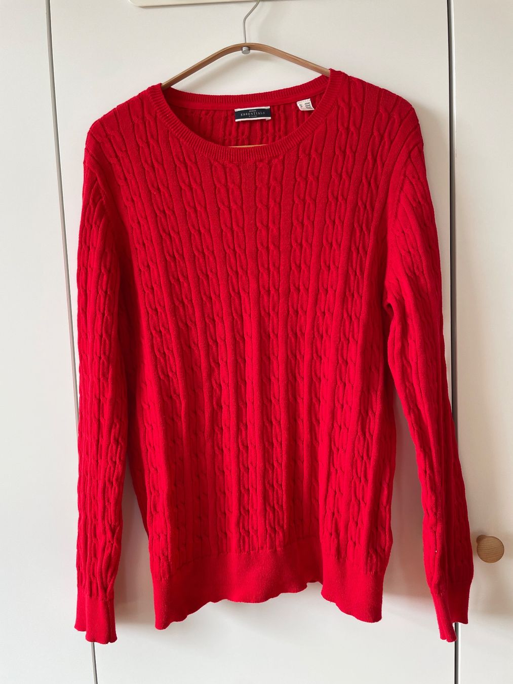 Maglioni & Felpe: Roter Zopf-Strickpullover von Tchibo, Grösse 40/42 (38) – Usato da Neukirch an der Thur venduto da bee88