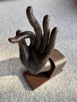 Mudra Buddhas Hand Gusseisen antik