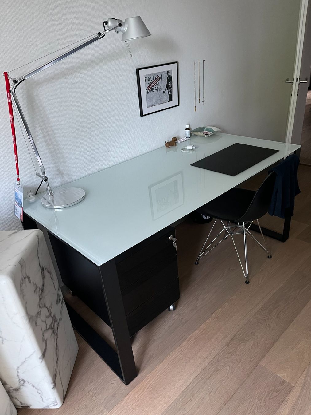 Schreibtische: Bürotisch  mit Korpus – Gebraucht aus Küsnacht ZH von thomasfreipache 1