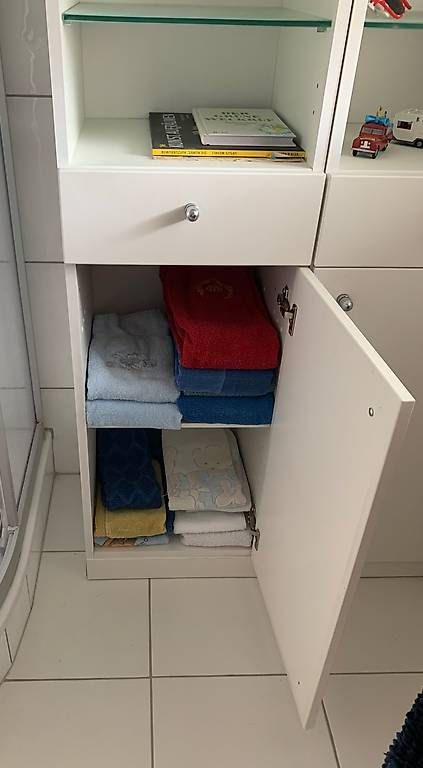 Armoires: Badezimmerschränke – D'occasion à Liestal par redfive01 2