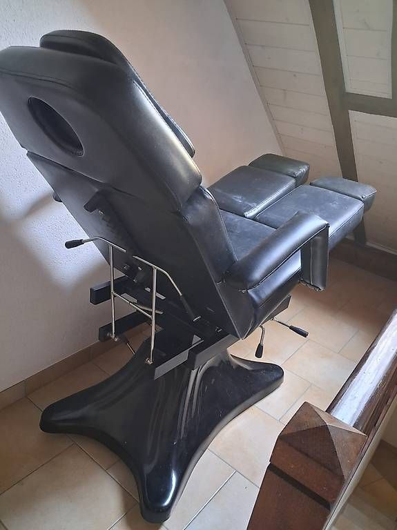 Poltrone: **Table de tatouage / massage modulable  GRATUIT** – Usato da Montbrelloz venduto da sun_926r 1