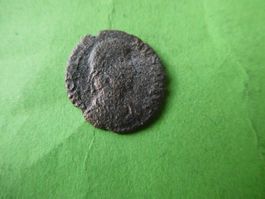 uralte Bronzemünze 17 mm     1.46 g