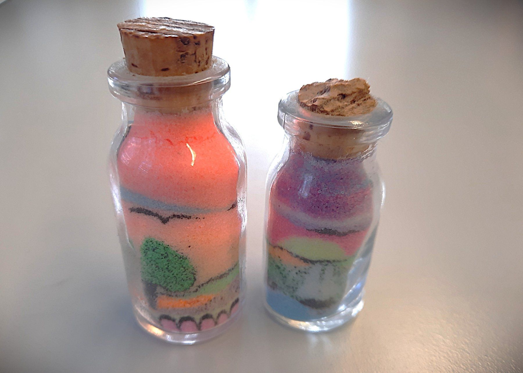 Tutte le decorazioni: Sand Kunst in 2 mini Glasfläschchen – Usato da Beinwil am See venduto da Restwert_Beinwil